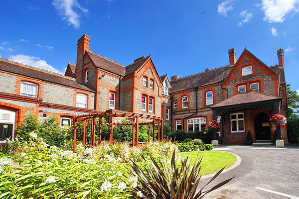 Horris Hill School logo