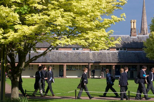 โรงเรียนประจำชายล้วน Monmouth School for Boys, Monmouth, UK