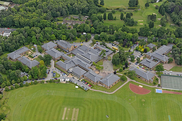 โรงเรียนประถมศึกษา LVS Ascot, Berkshire, UK